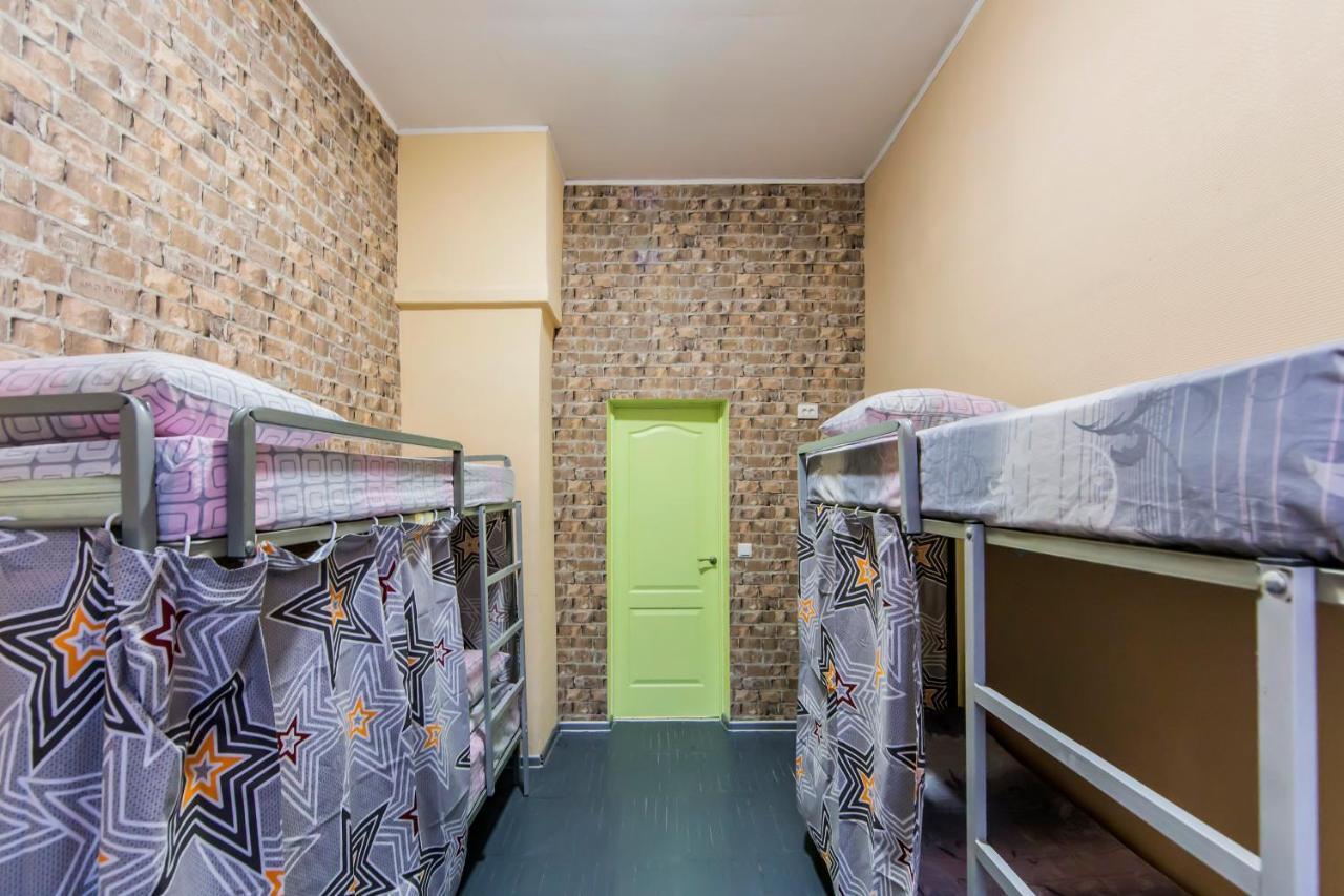 Hostel Vokzalnaya Kiev Esterno foto
